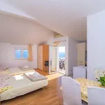 Appartement With A Parking Space Mali Rat Sumpetar