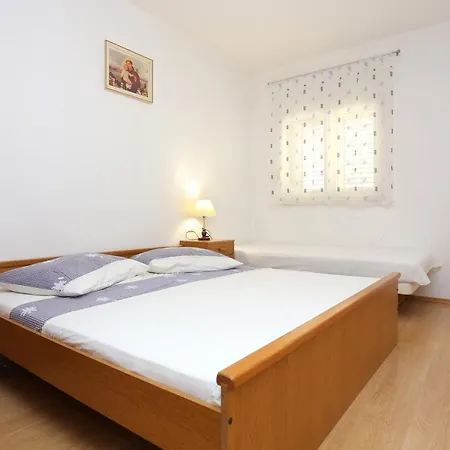 With A Parking Space Mali Rat * Sumpetar