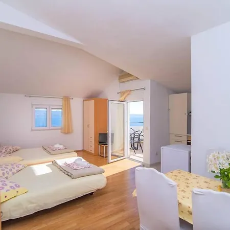 Apartment With A Parking Space Mali Rat Sumpetar