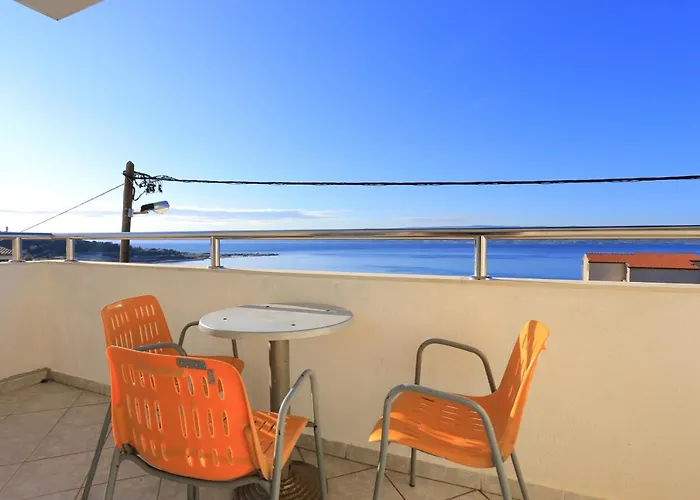 With A Parking Space Mali Rat Apartman Sumpetar