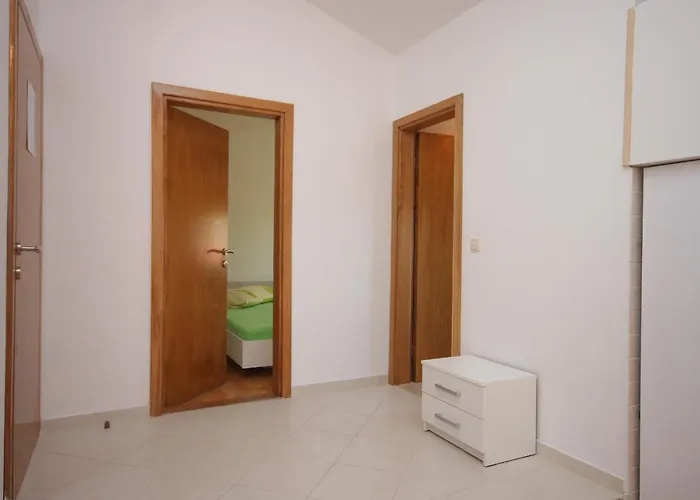 With A Parking Space Mali Rat Apartman
