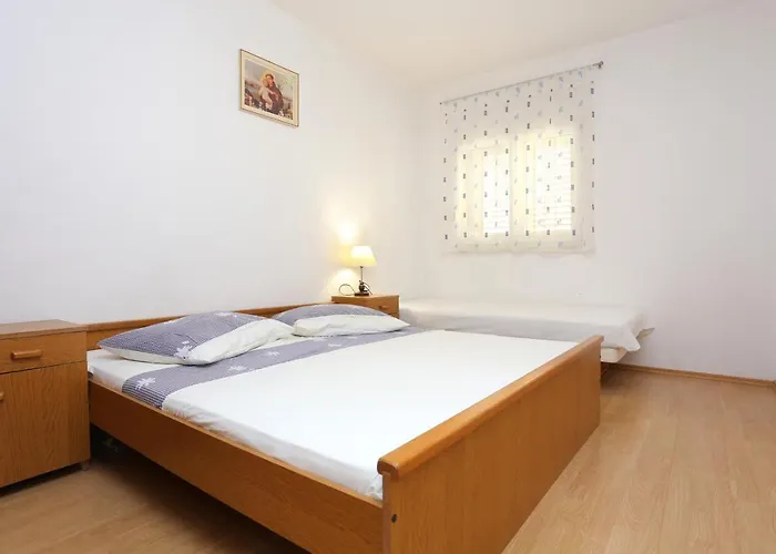 With A Parking Space Mali Rat * Sumpetar